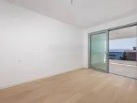 Недвижимость Three-room apartment in the center: 16
