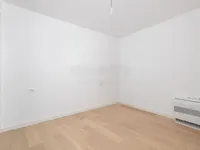 Недвижимость Three-room apartment in the center: 18