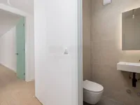Недвижимость Three-room apartment in the center: 5