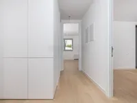 Недвижимость Three-room apartment in the center: 6