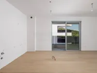 Недвижимость Three-room apartment in the center: 10