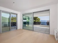 Недвижимость Three-room apartment in the center: 11