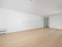 Недвижимость Three-room apartment in the center: 13