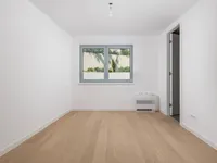 Недвижимость Three-room apartment in the center: 20