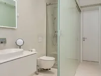 Недвижимость Three-room apartment in the center: 8
