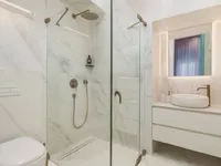 Недвижимость Three-room apartment in the center: 4