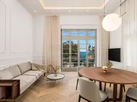 Недвижимость Three-room apartment in the center: 5