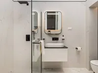 Недвижимость Three-room apartment in the center: 6