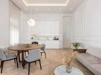 Недвижимость Three-room apartment in the center: 12