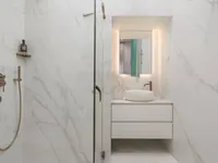 Недвижимость Three-room apartment in the center: 16