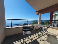 Недвижимость Three-room apartment in the city center: 5