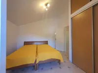 Недвижимость Three-room apartment in the city center: 11