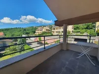 Недвижимость Three-room apartment in the city center: 12