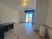 Недвижимость Three-room apartment in the city center: 13