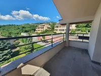 Недвижимость Three-room apartment in the city center: 16