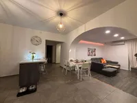 Недвижимость Three-room apartment in the center: 1