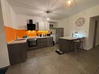 Недвижимость Three-room apartment in the center: 4