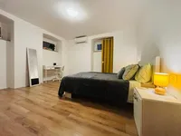 Недвижимость Three-room apartment in the center: 12