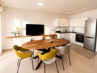 Недвижимость Two-room apartment in the center: 3