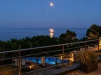 Недвижимость Two-room apartment in the center: 14