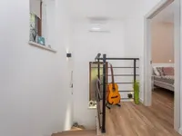Недвижимость Многоквартирный дом Вепринац: 8