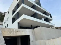 Недвижимость Двухкомнатная квартира в центре: 3