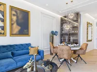 Недвижимость Three-room apartment in the city center: 4