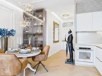Недвижимость Three-room apartment in the city center: 6