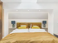 Недвижимость Three-room apartment in the city center: 13