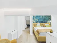 Недвижимость Three-room apartment in the city center: 17