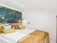Недвижимость Three-room apartment in the city center: 18