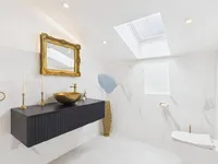 Недвижимость Three-room apartment in the city center: 19