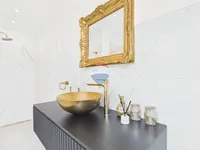 Недвижимость Three-room apartment in the city center: 20