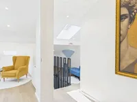 Недвижимость Three-room apartment in the city center: 22