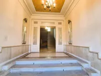 Недвижимость Three-room apartment in the city center: 30