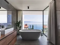 Недвижимость Four-room apartment in the center: 1