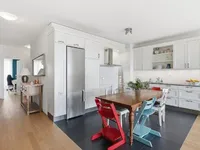 Недвижимость Apartment 5 rooms: 4