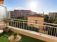 Недвижимость Villa Petit Juas: 1