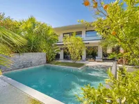 Недвижимость Villa Petit Juas: 1