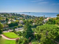 Недвижимость House Cannes Croix des Gardes: 1