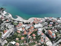 Недвижимость Four-room apartment in the center: 7