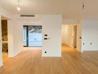 Недвижимость Четырехкомнатная квартира в центре: 17