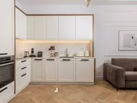 Недвижимость Двухкомнатная квартира в центре: 4