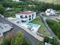 Недвижимость Семейный дом 400 м², Опатия: 6