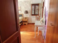 Недвижимость House with a terrace in Izola: 15
