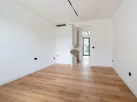 Недвижимость Четырехкомнатная квартира Бежиград: 83