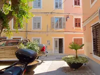 Недвижимость House with Terrace Isola: 1