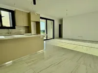 Недвижимость 2 Bedroom Penthouse Apartment For Sale in Mesa Geitonia, Limassol: 4