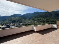 Недвижимость Fantastic refurbished 2-bedroom apartment in Andorra la Vella: 1