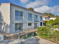 Недвижимость Villa Croix des Gardes: 2